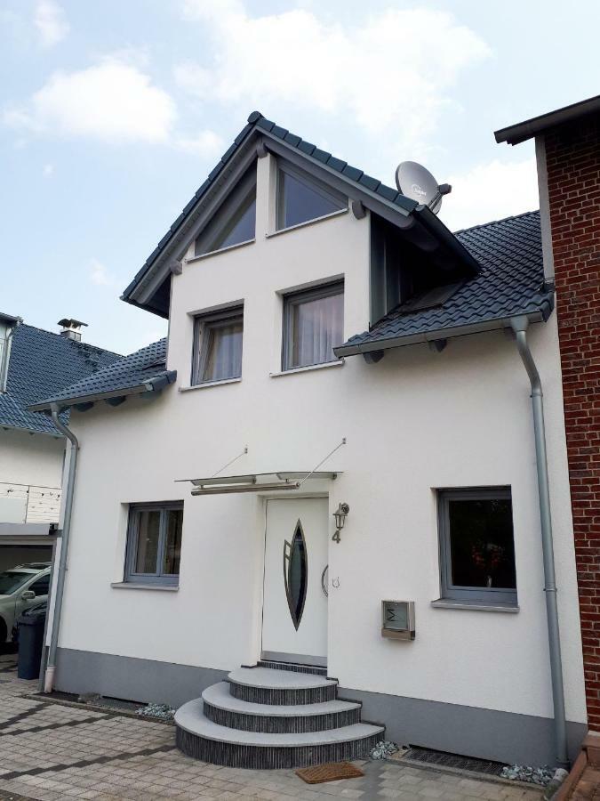 Villa-Seerose Кьолн Екстериор снимка